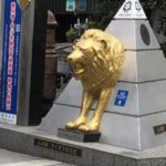 金色のライオン像『みらいおん』：JR新宿駅「南改札」からの徒歩ルートでの行き方